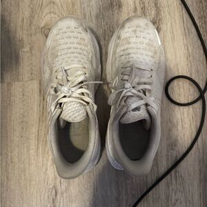 New Balance Tennis Shoes